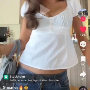 SUPERSNYGG BRANDY TOPP💘 - Säljer då den är alldeles för liten💗 one size tror jag men passar allt från xxxs-m ish💘från brandy Melville