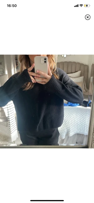 Other stories tröja - Stickad tröja som ej kommer till användning. Köparen står för frakten!🤍