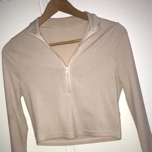 Topp - Fin croppad topp