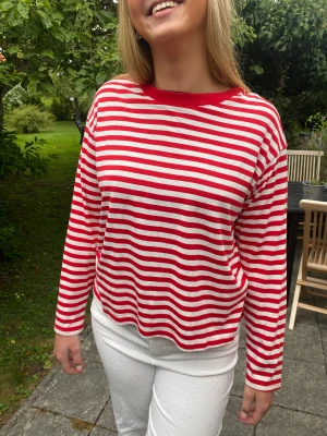 Randig tröja - Monki endast testad 🤍🤍pris kan diskuteras