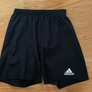 Svarta träningsshorts - Sköna att sporta i.