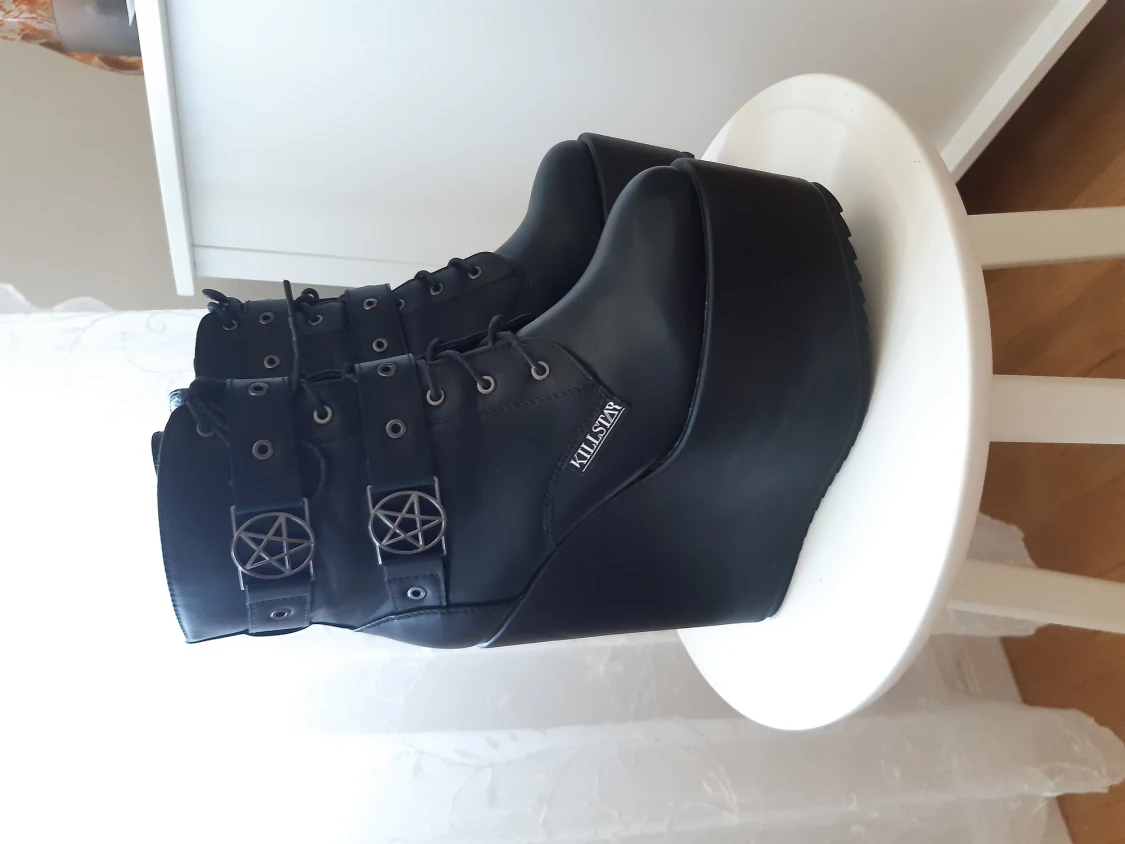 Platåskor Killstar storlek 39