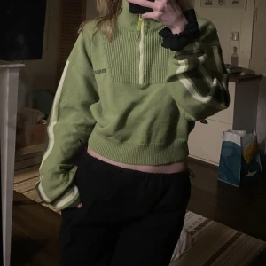 Zip up - Knappt använd