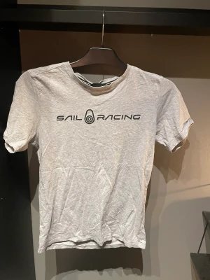 Sail racing tshirt - Fint skick! Kom privat.