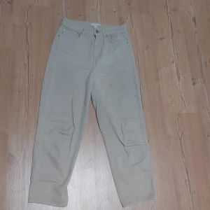 Ett par byxo❤ - Ett par byxor qom inte funkar på mig som har långa ben, inget fel med dom❤ 