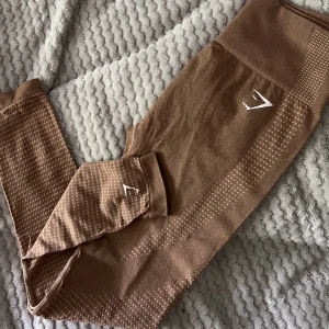 Gymshark tights  - Seamless leggings från gymshark,  superskönt material, mjuka!  Använda 1-2 ggr. 