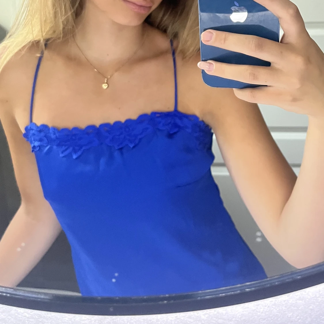 Blå satinklänning  - 91