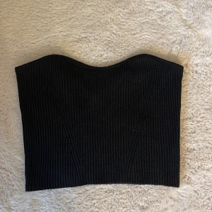 Ribbad tubtopp vero moda💓 - Tubtopp i storl L från vero moda, endast använd få gånger