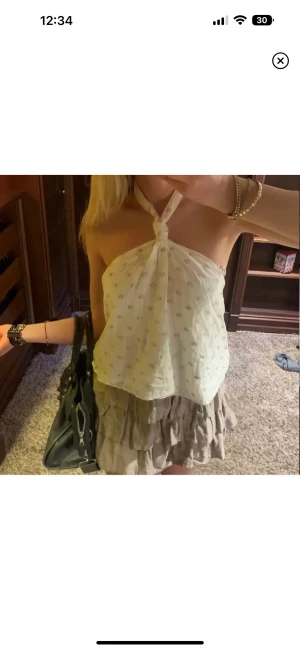 Topp från zara - Säljer denna vita toppen från zara❤️ aldrig använd