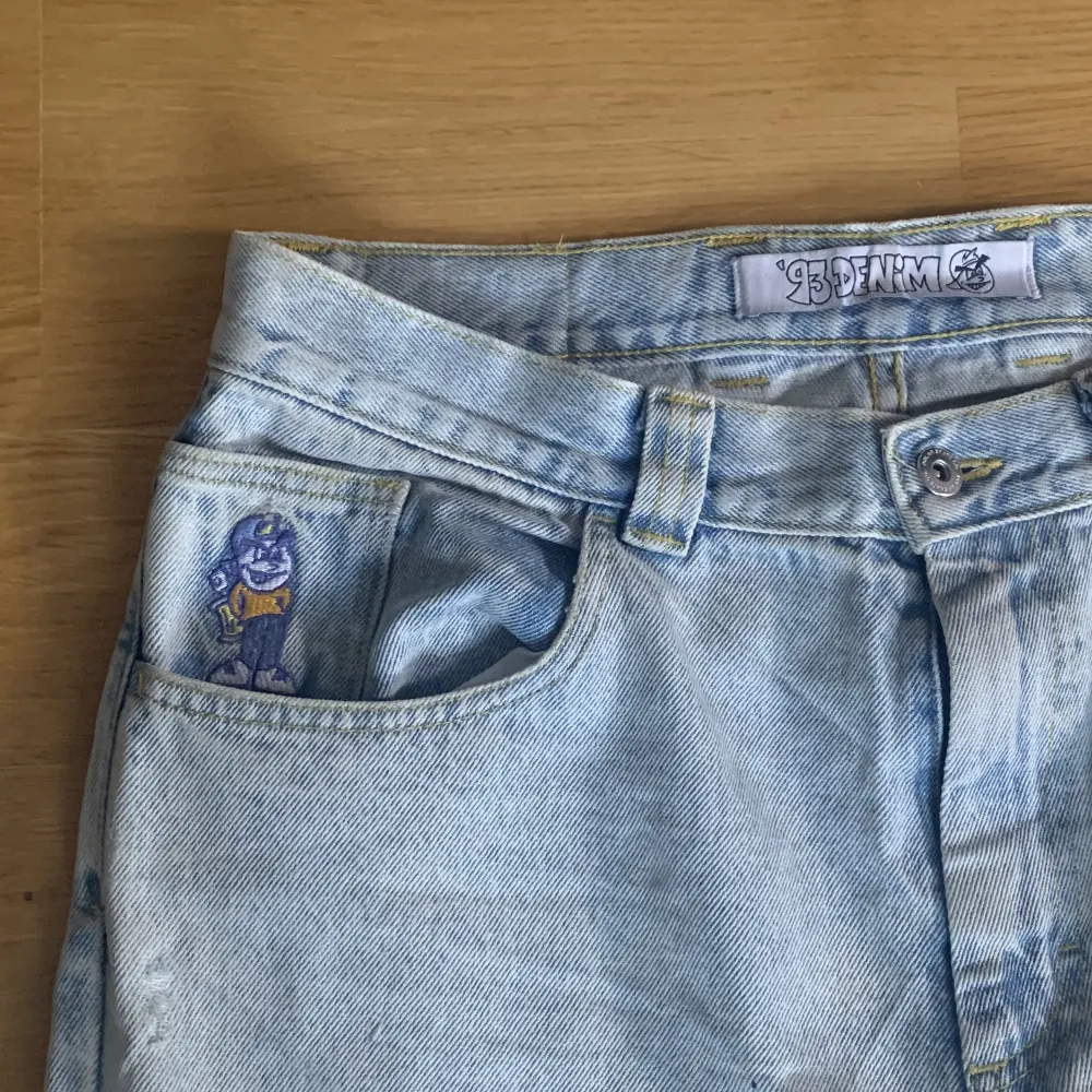 Ett par polar 93 jeans köpta hör på plick, har andvänds ganska mycket . Jeans & Byxor.