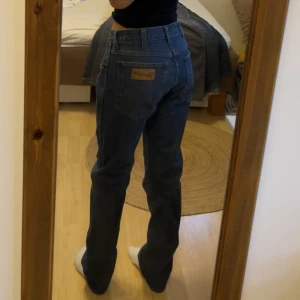 Straight jeans - Mid rise jeans som är jätte fina💕