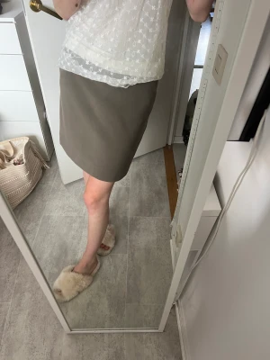 Grön minikjol - Så fint skick! Passar till allt 💖