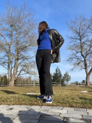 Jeans från Weekday  - Använda men i fint skick. Inga fläckar eller slitage. Storlek 25/32