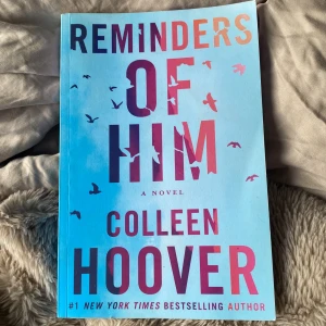 Reminders of him Colleen hoover - Reminders of him av Colleen hoover på engelska