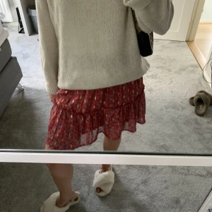 Kjol paris - Super söt kjol köpt i Paris, bra skick! Storlek XS-M ❤️