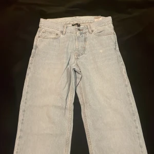 Sweet Sktbs Loose jeans - Sweet Sktbs loose jeans. använda men inga stora defekter.