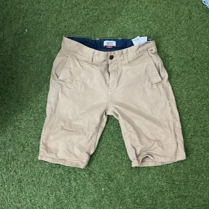 Tommyhilfiger shorts  - Fina shorts i strl 29 nästan helt nya , pris kan diskuteras 