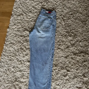 Tommy Hilfiger Jeans - Size 31/32 baggy fit
