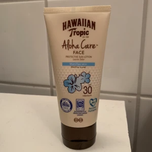 Hawaiian tropic solkräm - Hawaiian tropic solkräm för ansiktet, 30 spf. ALDRIG ANVÄND!