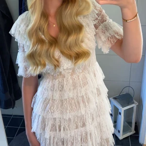 By Malina klänning  - Säljer min jättefina by Malina klänning, använd 1 gång!