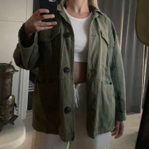 Zara jacka - Over sized militärjacka från Zara 🩷