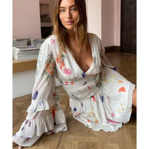 Klänning  - Klänning från Sanna Jörnviks collektion med  NA-KD. Aldrig använd, prislappen sitter kvar. Nypris 699kr. Storlek 38