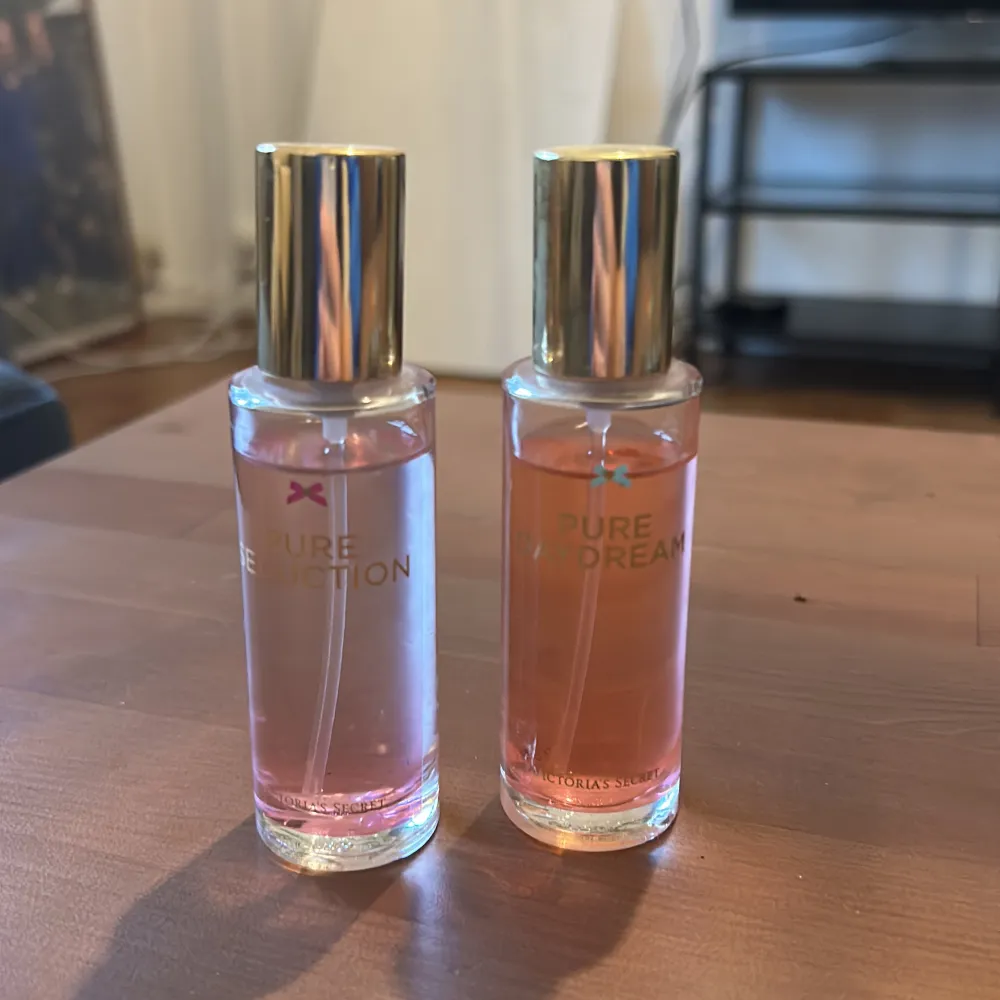 Victoria Secret Parfym (inte mist). Använd ett fåtal gånger. I dofterna Pure seduction & Pure daydream. Säljes för 100 kr st eller båda för 150kr . Parfym.