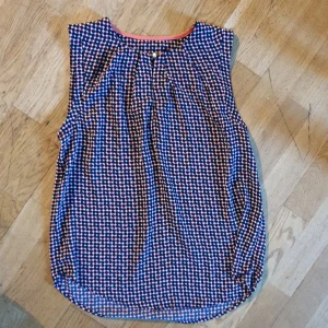 Topp - Prickig topp från Hamilton