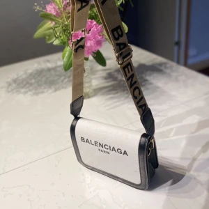 BALENCIAGA BAG - BALENCIAGA handväska med band