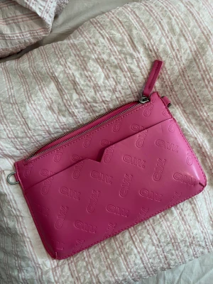 Carin Wester väska - Finns ett smalt band till också! Nyskick 