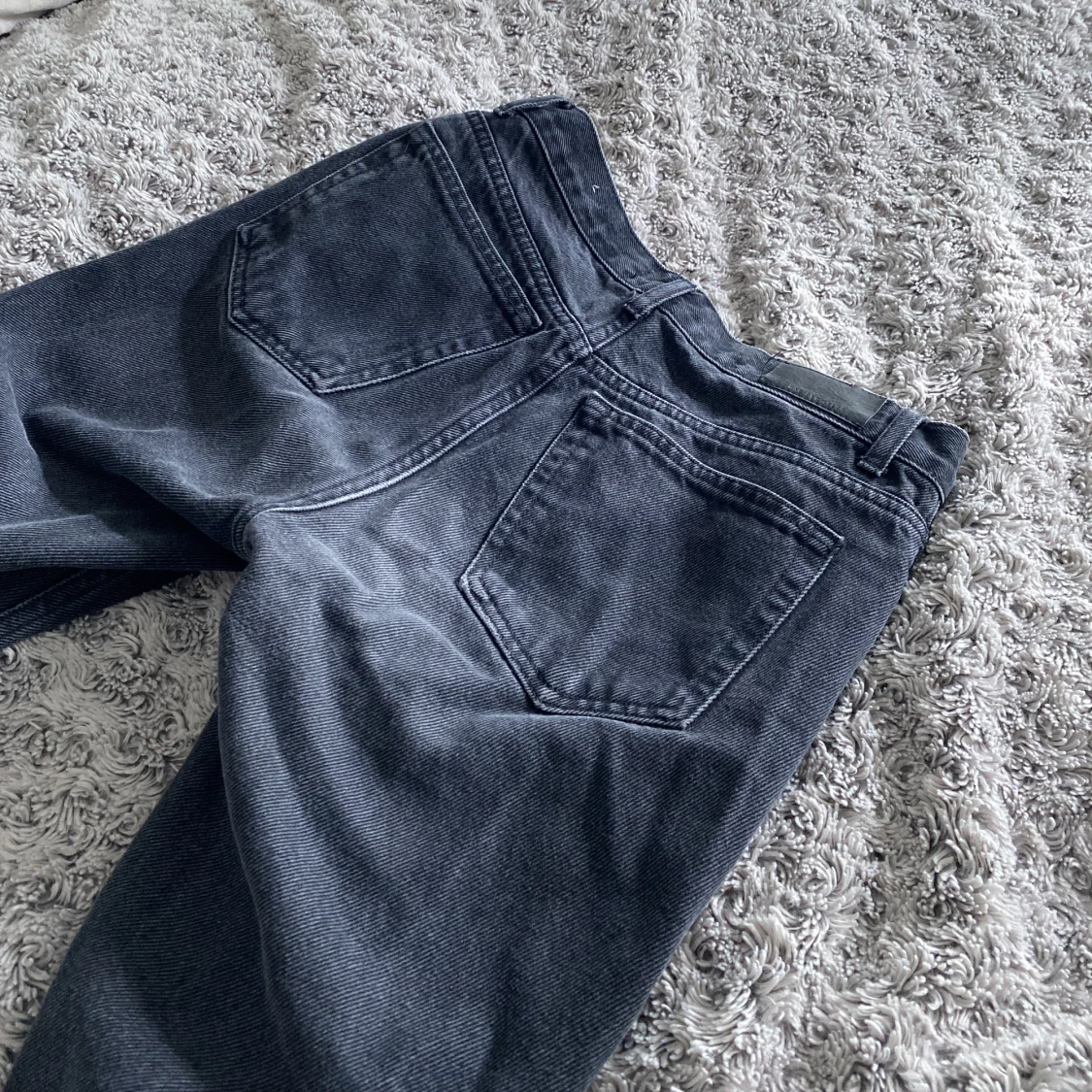 Straight svarta jeans  - 90