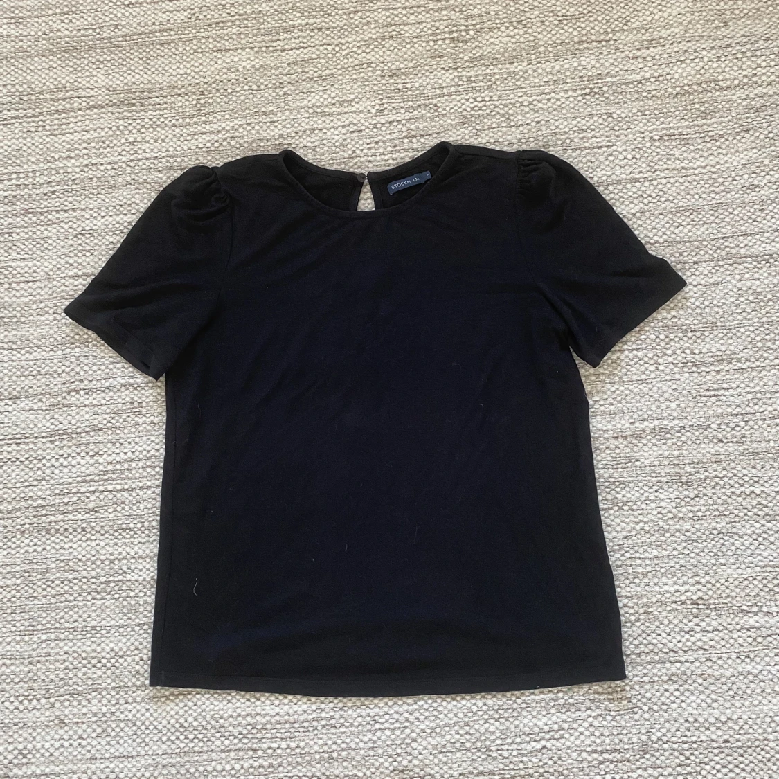Svart t-shirt - 90