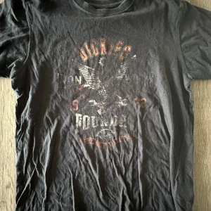 Dickies Tshirt - Dickies T-shirt vintage, storlek L