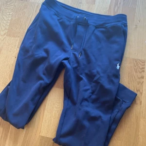 Polo byxer  - Säljare mina polo byxer i storlek m 