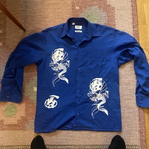 Oscar Jacobsson skjorta  - Storlek medium, handtryckt 