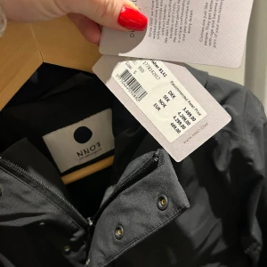 Nno7 vinterjacka - Nno7 Winter Fischer parka 8142. Ny med lapp, storlek S. Marinblå 