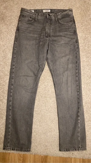 Jack&jones Chris grå - Jack&jones. Använt två gånger. 