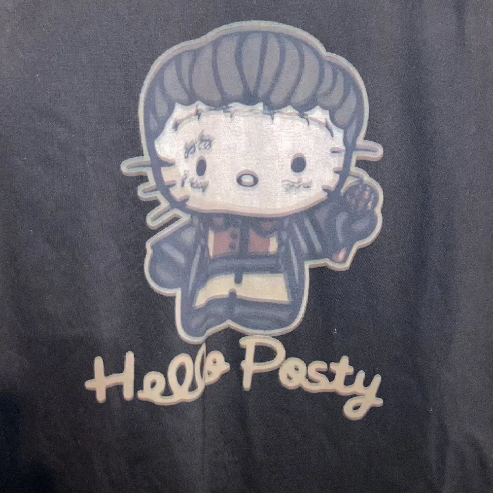 Hello posty tröja med coolt tryck. Den är lite lätt oversized, strl L 100%bomull. T-paidat.