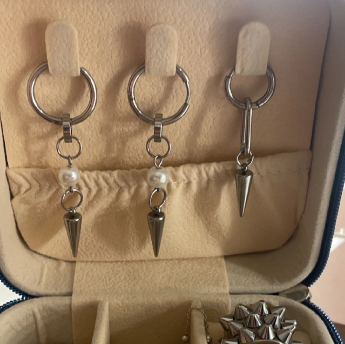 Rostfria silver öronhängen 