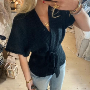 Stickad tröja❣️❣️ - SUPER snygg i jätte bra kvalitet, tryck gärna köp nu❣️❣️