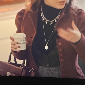 Söker kappa  - Söker en kappa med puffärmar  Storlek 36-38