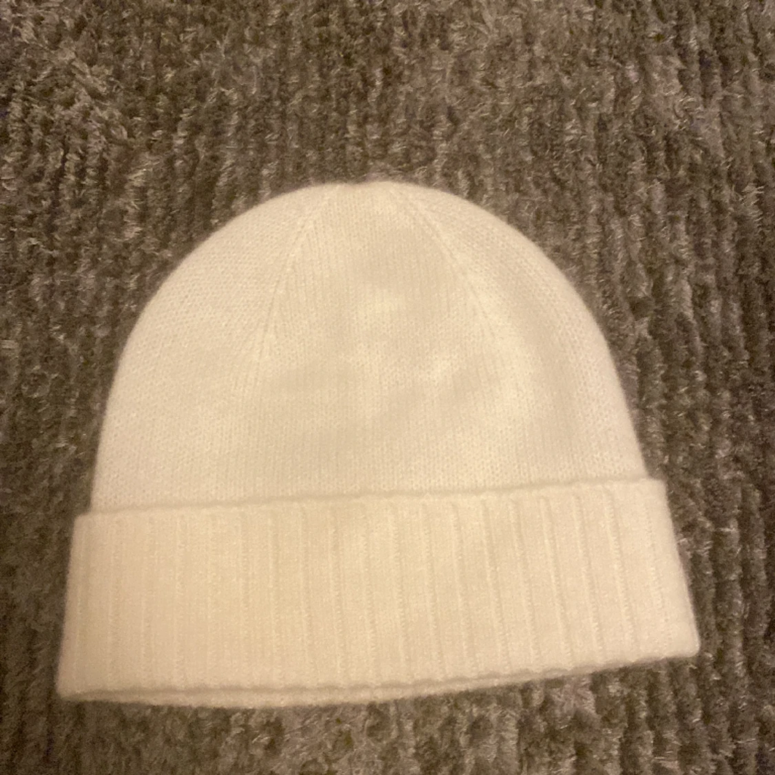 100% cashmere set.  - 90