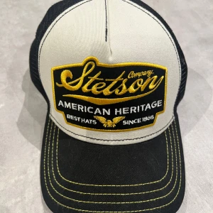 Stenson keps - Skö stetson trucker keps den är ny fick den i present men är inte riktigt min stil på kepsar