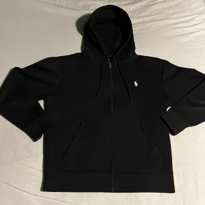Ralph lauren zip hoodie - En fet Ralph tröja sen har blivit för liten 9/10 skick