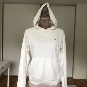 Gant hoodie  - Storleken är för tonåringar men funkar som XS. Skriv gärna för bilder eller mått.