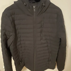 Moose knuckles jacka - Moose knuckles jacka storlek M Knappt använd 