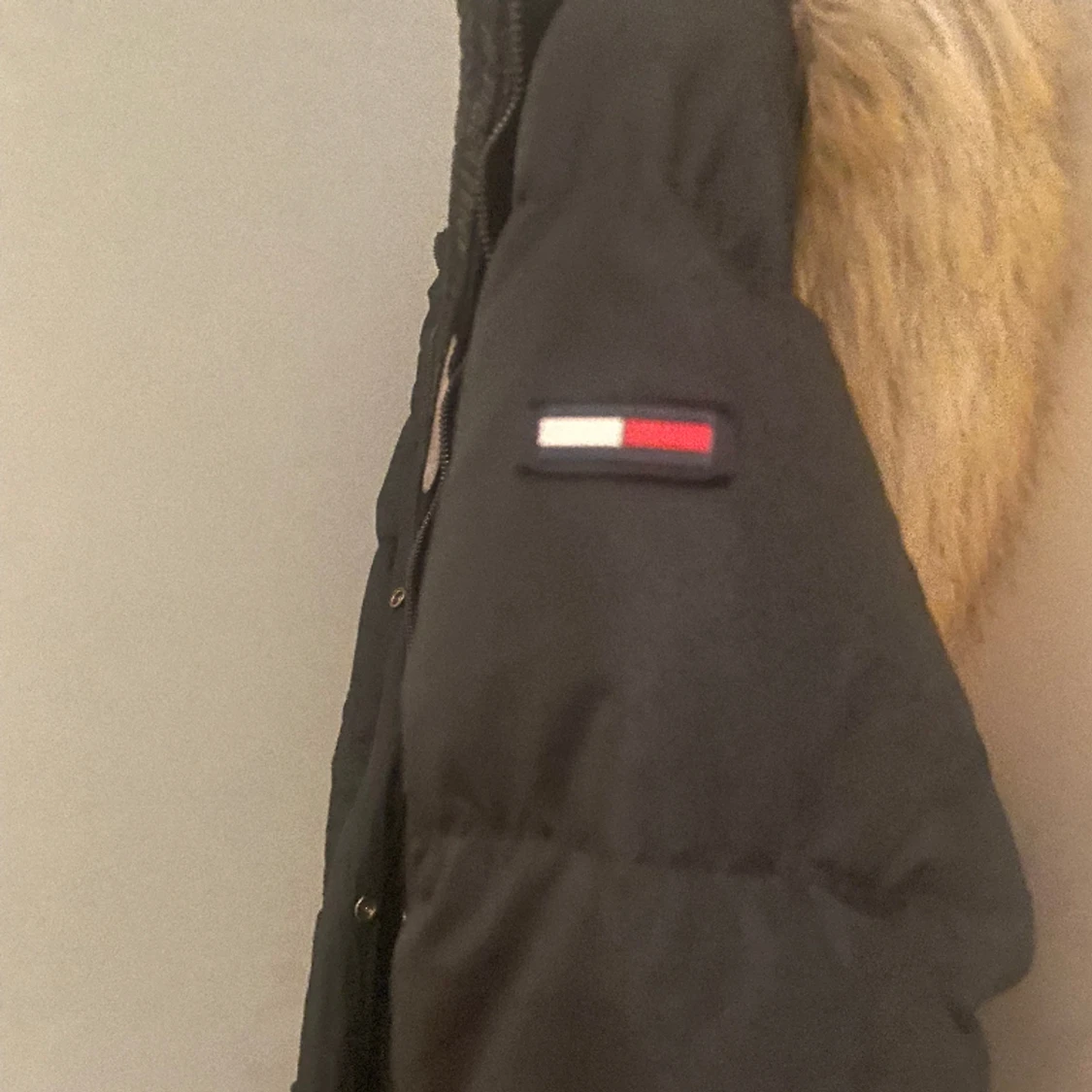 Brun varm lång jacka från Tommy Hilfiger - 90