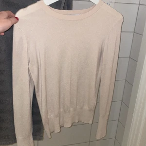 Zara tröja - Jätte fin tröja från zara gammal modell finns inte kvar❤️
