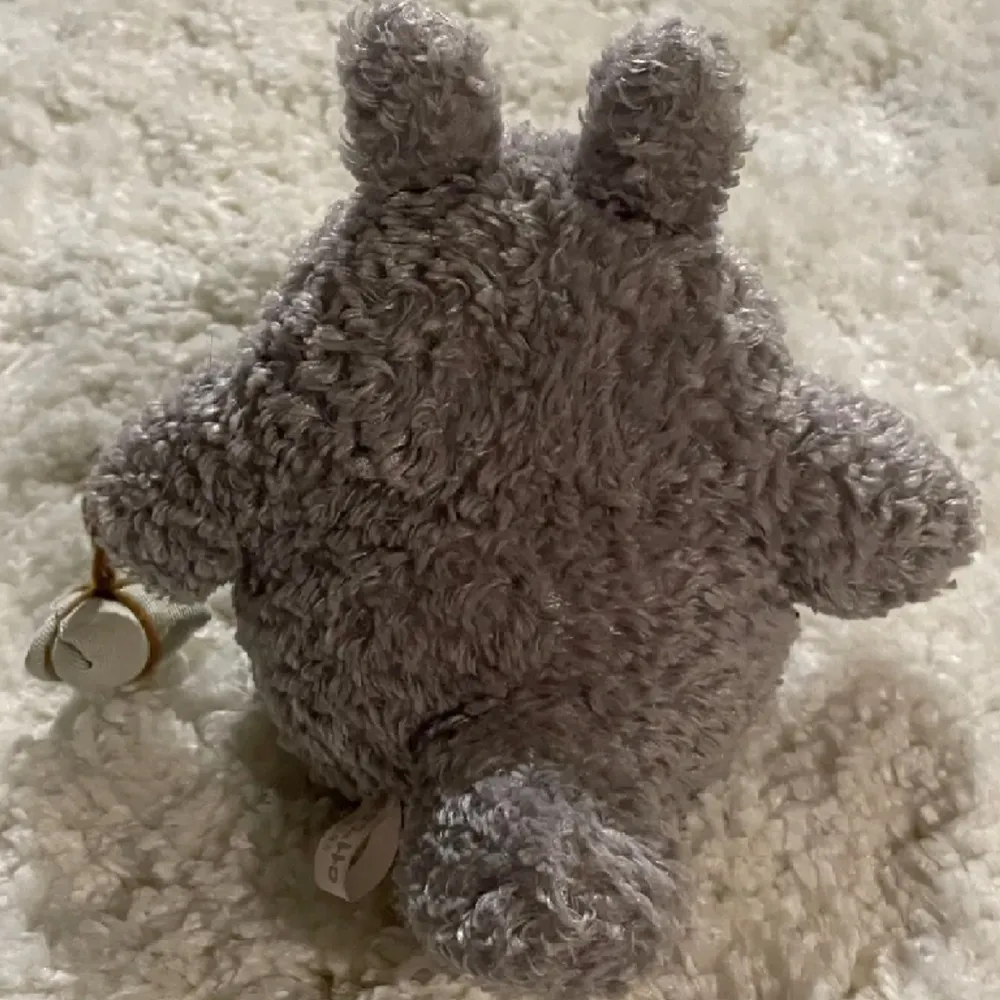 Totoro gosedjur köpt i Japan/Japan only. I nyskick då den bara stått som prydnad. Använd köp nu. Garanterad snabb postning . Accessoarer.