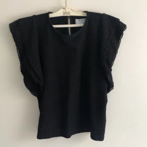 Volang topp Lindex❤️ - Superfin volang topp i lyxigt material💓🥺